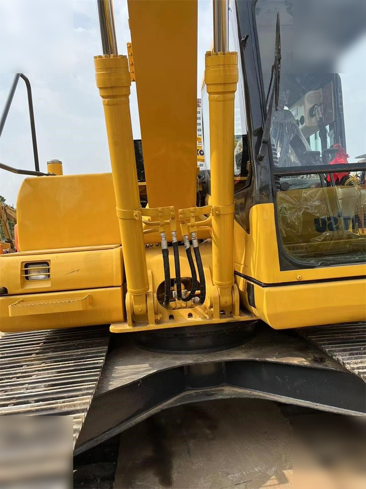 KOMATSU PC130-7 - Crawler excavator: picture 4 KOMATSU PC130-7 - Crawler excavator: picture 4