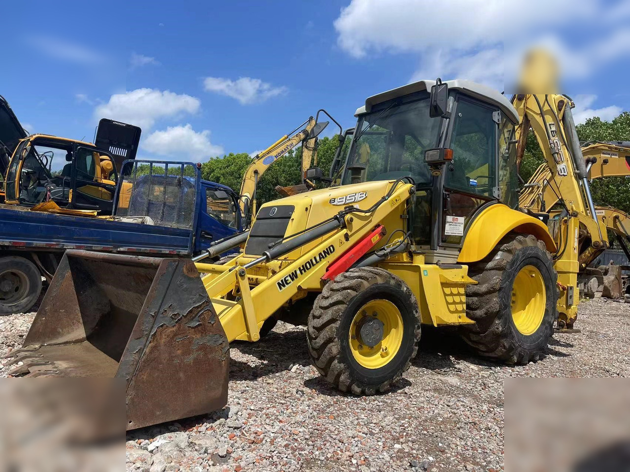 NEW HOLLAND LB95B-4PT - Backhoe loader: picture 3 NEW HOLLAND LB95B-4PT - Backhoe loader: picture 3