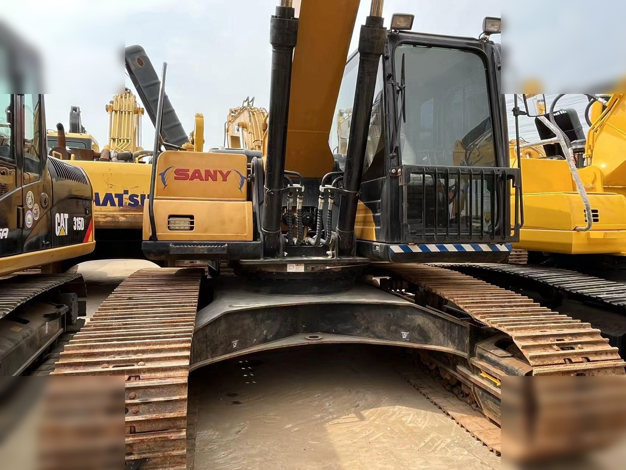 SANY SY215C - Crawler excavator: picture 3 SANY SY215C - Crawler excavator: picture 3
