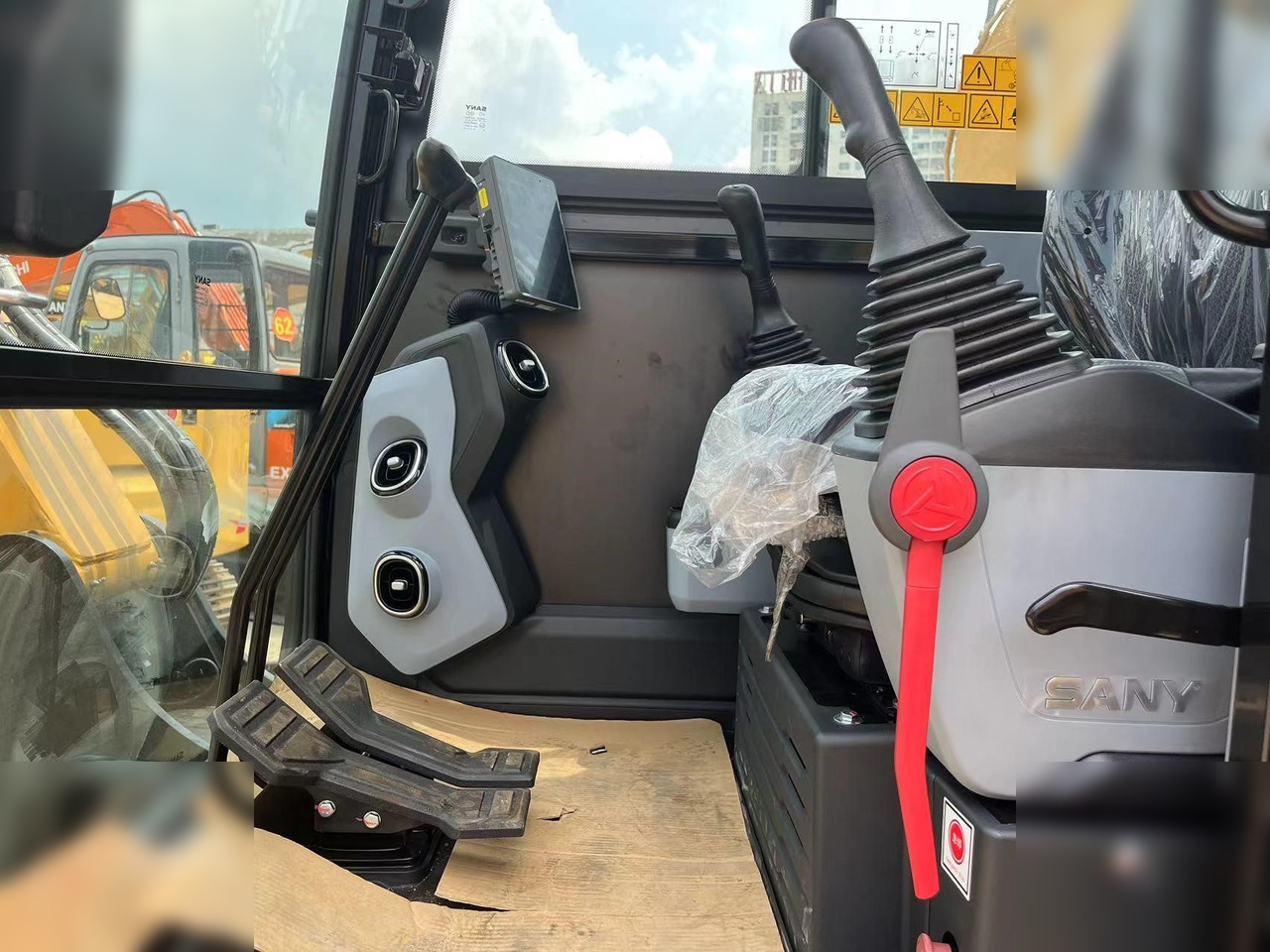Crawler excavator SANY SY60C: picture 10