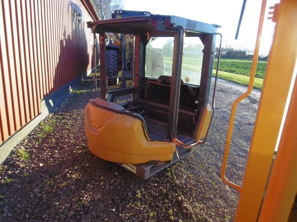 Hytt Volvo L60F - Cab for Construction machinery: picture 3 Hytt Volvo L60F - Cab for Construction machinery: picture 3
