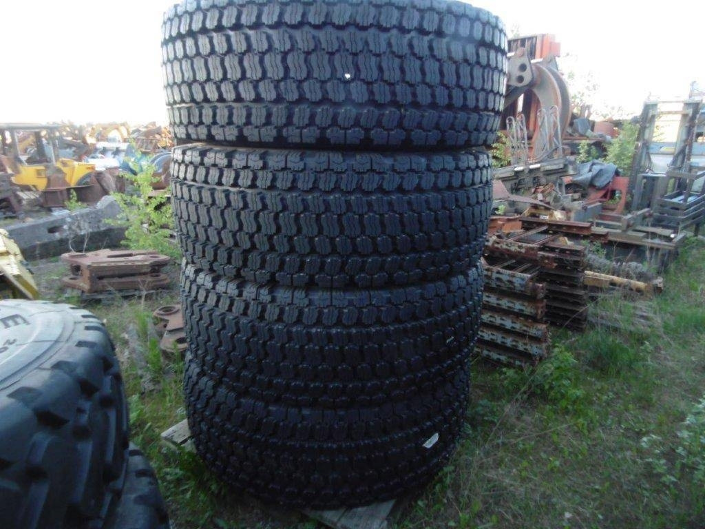 Triangle 20,5x25 - Tire: picture 1 Triangle 20,5x25 - Tire: picture 1