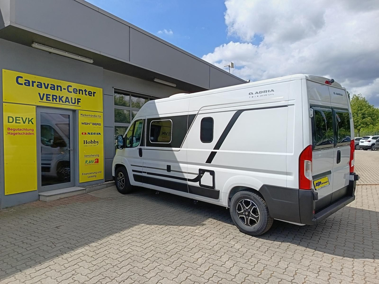 Adria Twin Twin 600 SPB Family*SAFETY*STYLE*DAB*SOFORT - Camper van: picture 4 Adria Twin Twin 600 SPB Family*SAFETY*STYLE*DAB*SOFORT - Camper van: picture 4