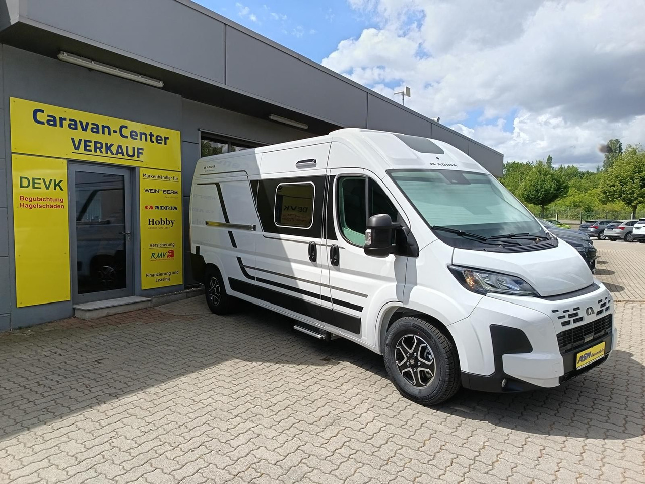 Adria Twin Twin 600 SPB Family*SAFETY*STYLE*DAB*SOFORT - Camper van: picture 3 Adria Twin Twin 600 SPB Family*SAFETY*STYLE*DAB*SOFORT - Camper van: picture 3