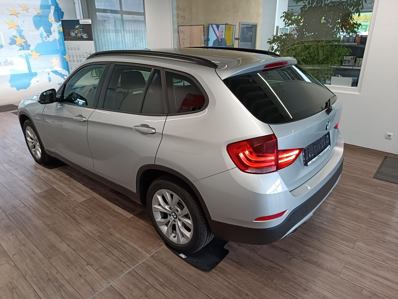 BMW X1 sDrive 18i 110 kW*SITZHEIZUNG*KLIMAAUTOMATIK - SUV: picture 4 BMW X1 sDrive 18i 110 kW*SITZHEIZUNG*KLIMAAUTOMATIK - SUV: picture 4