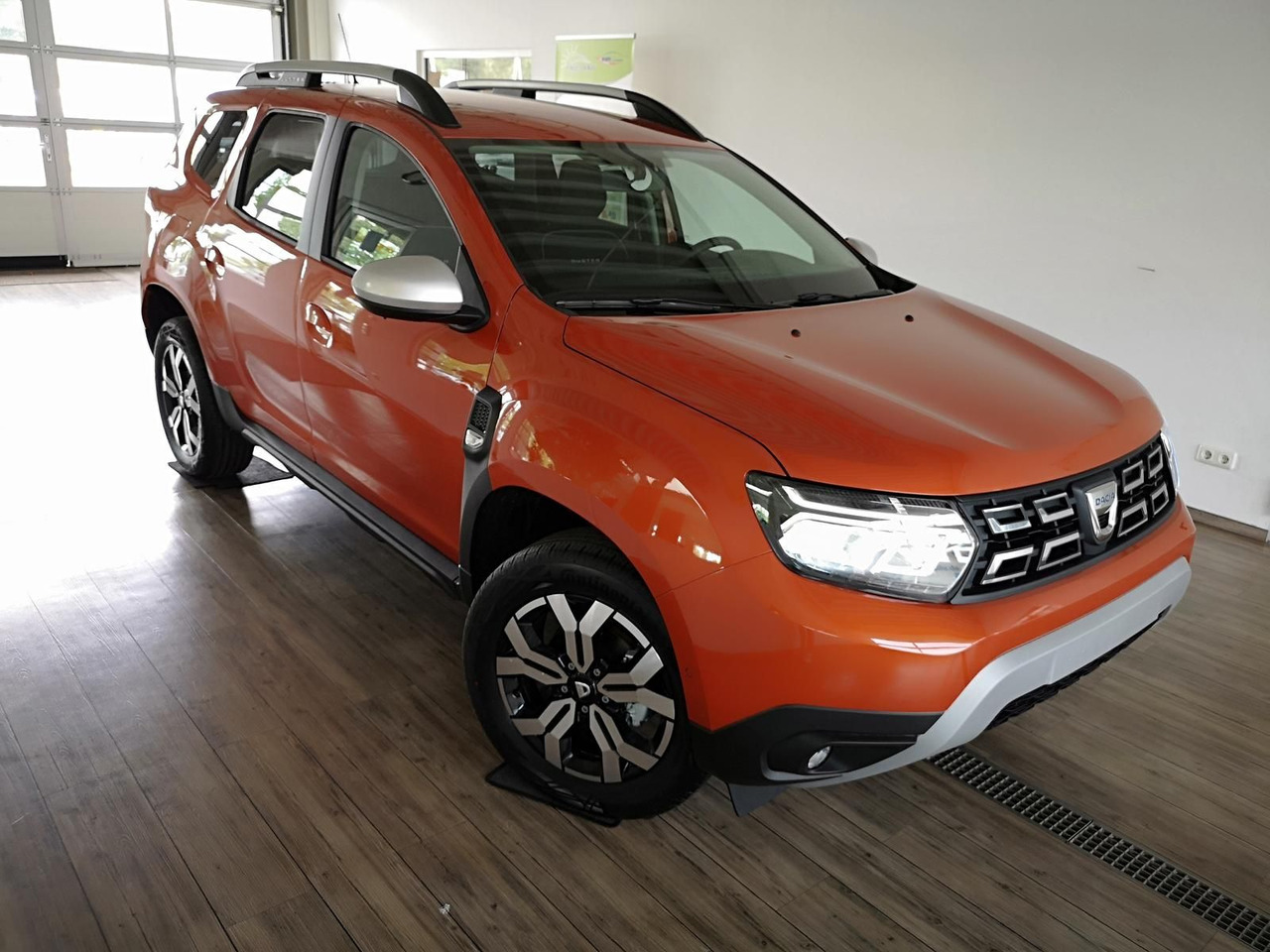 Dacia Duster Prestige Tce 130*KLIMA*SHZ*R-KAM*DAB*NAVI - SUV: picture 3 Dacia Duster Prestige Tce 130*KLIMA*SHZ*R-KAM*DAB*NAVI - SUV: picture 3