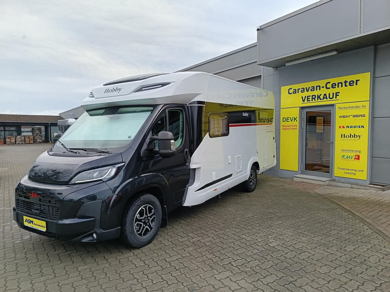 Hobby PRESTIGE T 710 GE 132kW 4,4 t*AUTOMATIK*LITHIUM* - Semi-integrated motorhome: picture 3 Hobby PRESTIGE T 710 GE 132kW 4,4 t*AUTOMATIK*LITHIUM* - Semi-integrated motorhome: picture 3
