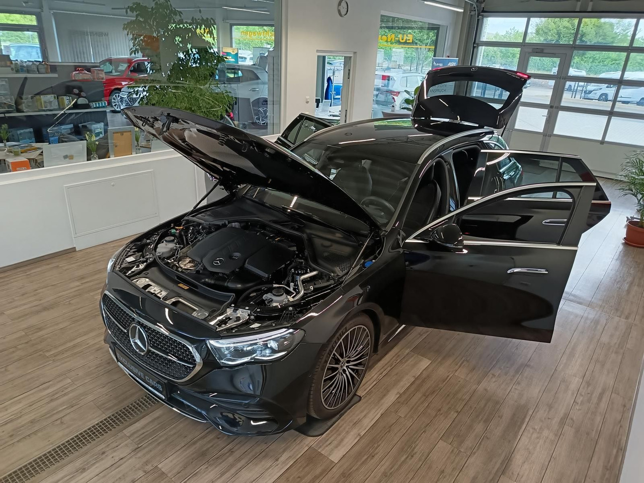 Mercedes-Benz E 300 T de 4M*AMG LINE ADVANCED PLUS*AHK*360°* - Car: picture 2 Mercedes-Benz E 300 T de 4M*AMG LINE ADVANCED PLUS*AHK*360°* - Car: picture 2