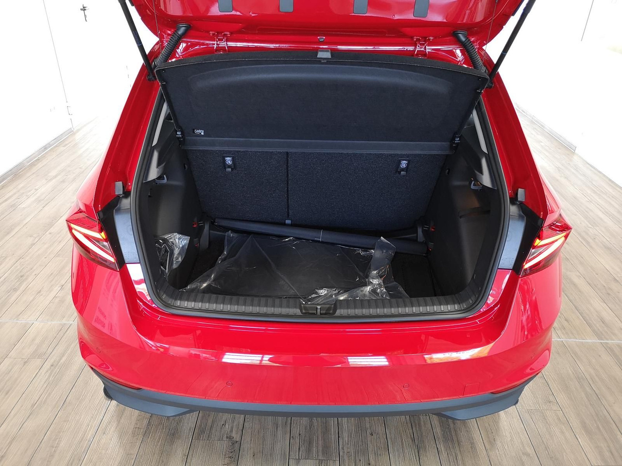 Sedan Skoda Fabia Selection 1,0TSIDSG+AHK-VORBER+LED+DAB+SHZ: picture 6