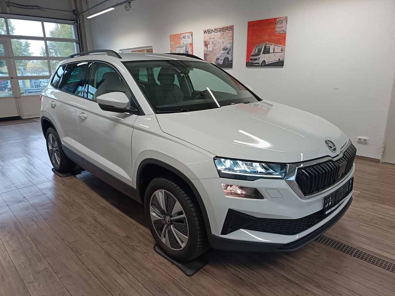 Skoda Karoq Style 1,5 TSI DSG*AHK*NAVI*LED*R-KAM*2xPDC - SUV: picture 3 Skoda Karoq Style 1,5 TSI DSG*AHK*NAVI*LED*R-KAM*2xPDC - SUV: picture 3