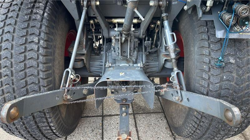 Kubota STW37 Kompakttraktor - Municipal tractor: picture 5 Kubota STW37 Kompakttraktor - Municipal tractor: picture 5