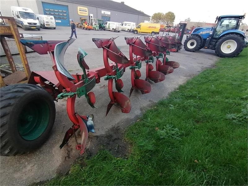 Kverneland PB100 6 furet Krop 9 underplov - Plow: picture 4 Kverneland PB100 6 furet Krop 9 underplov - Plow: picture 4