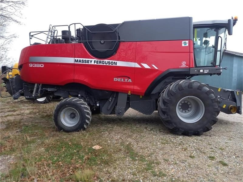 Massey Ferguson 9380 DELTA 35 fods Powerflow - Combine harvester: picture 4 Massey Ferguson 9380 DELTA 35 fods Powerflow - Combine harvester: picture 4