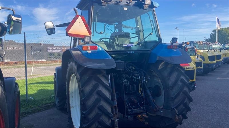 New Holland TS115 - Farm tractor: picture 3 New Holland TS115 - Farm tractor: picture 3