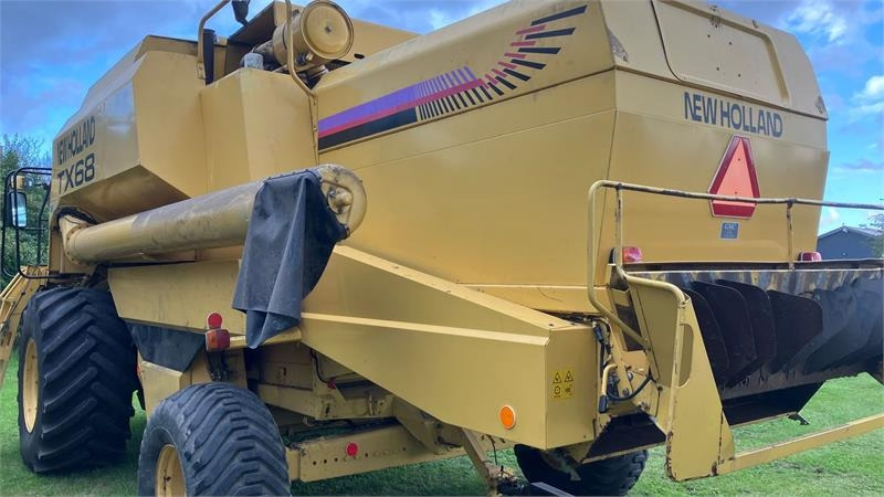 New Holland TX68 FSH - Combine harvester: picture 2 New Holland TX68 FSH - Combine harvester: picture 2