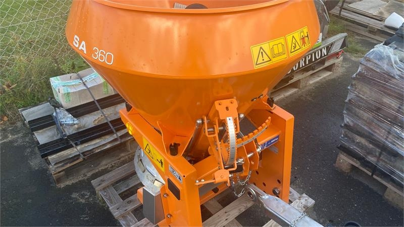 Rauch SA 360 PTO  - Sand/ Salt spreader for Municipal/ Special vehicle: picture 1 Rauch SA 360 PTO  - Sand/ Salt spreader for Municipal/ Special vehicle: picture 1