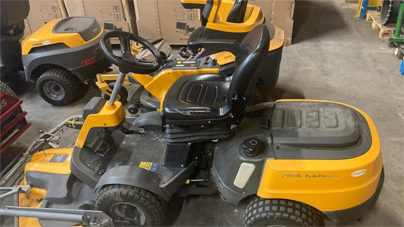Stiga Park Pro 540IX 4WD 125 Combi Pro el. - Garden mower: picture 1 Stiga Park Pro 540IX 4WD 125 Combi Pro el. - Garden mower: picture 1