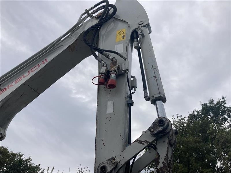 Mini excavator Takeuchi TB260: picture 9