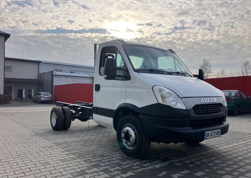Iveco DAILY 70C17 RAMO DO ZABUDOWY,super stan - Cab chassis truck: picture 2 Iveco DAILY 70C17 RAMO DO ZABUDOWY,super stan - Cab chassis truck: picture 2