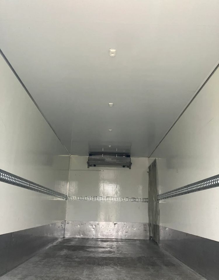 Renault Renault Gama D 240 chłodnia izoterma - Refrigerator truck: picture 3 Renault Renault Gama D 240 chłodnia izoterma - Refrigerator truck: picture 3