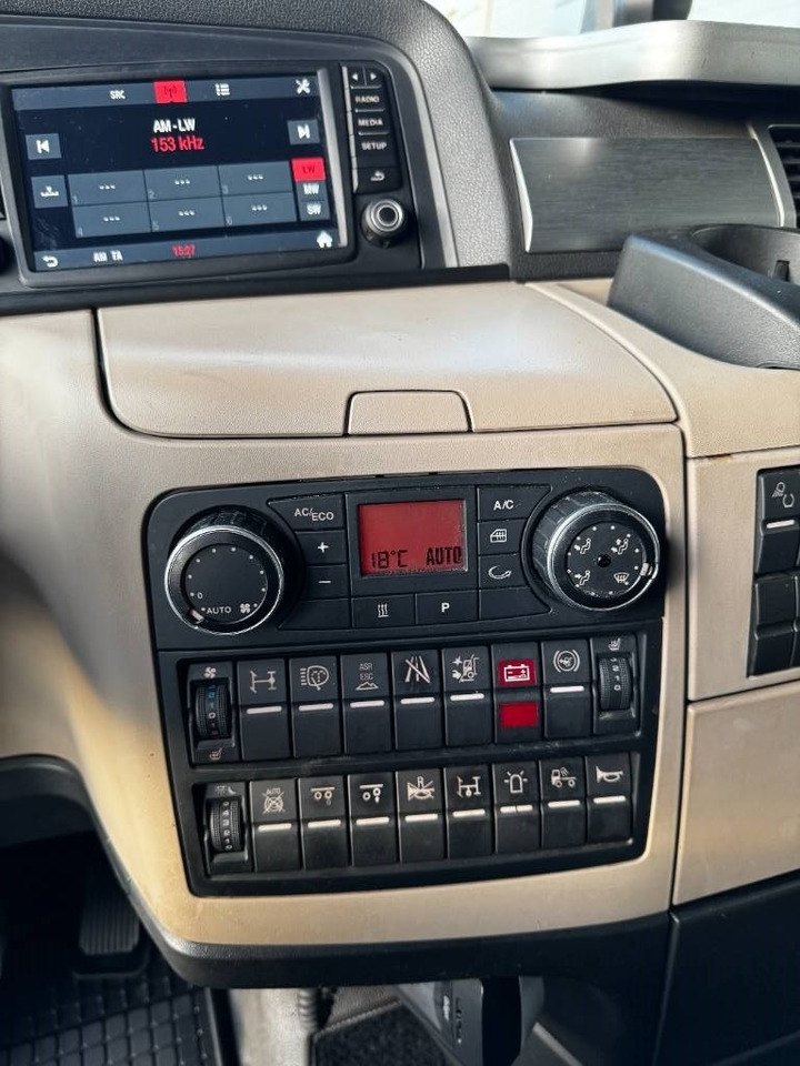 MAN TGX 26.500 6X2-4LL on lease MAN TGX 26.500 6X2-4LL: picture 16 MAN TGX 26.500 6X2-4LL on lease MAN TGX 26.500 6X2-4LL: picture 16