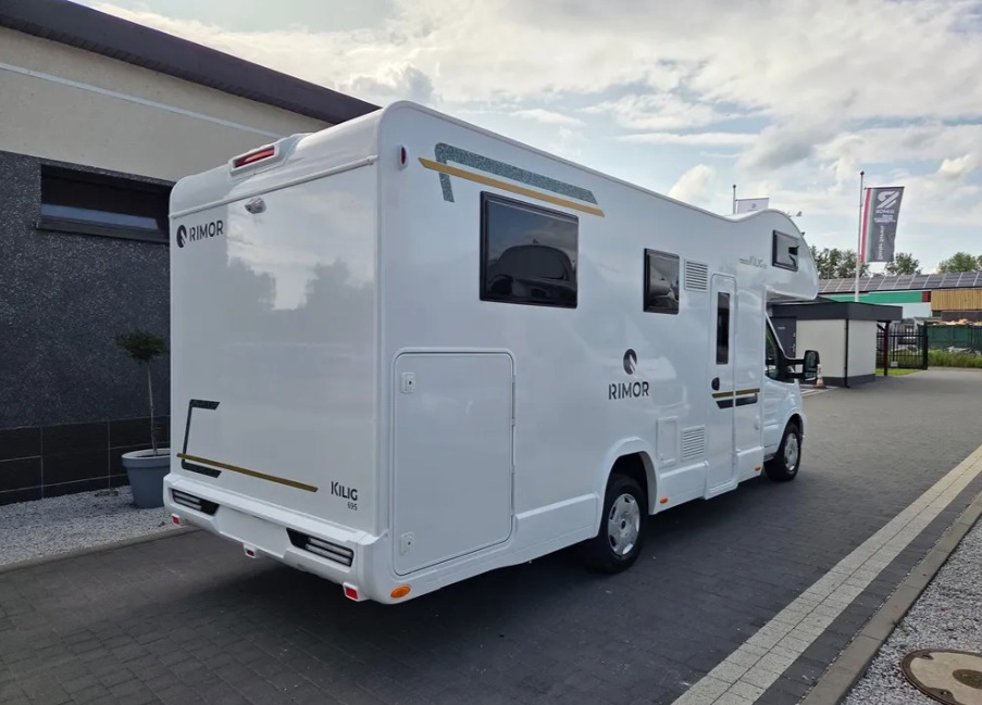 RIMOR Rimor KILIG 695 NEW Retrofitted 5-Passenger Winterized Camera Navigation - Camper van: picture 3 RIMOR Rimor KILIG 695 NEW Retrofitted 5-Passenger Winterized Camera Navigation - Camper van: picture 3