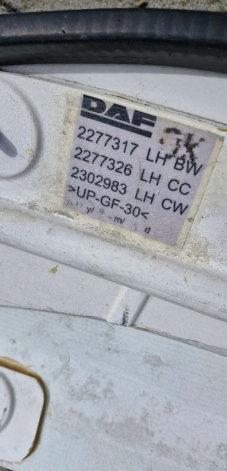 DAF XD NGD SPOILER OWIEWKA KLIN KOSA L/P NOWY 2277317 2277318 - Aerodynamics/ Spoiler for Truck: picture 3 DAF XD NGD SPOILER OWIEWKA KLIN KOSA L/P NOWY 2277317 2277318 - Aerodynamics/ Spoiler for Truck: picture 3