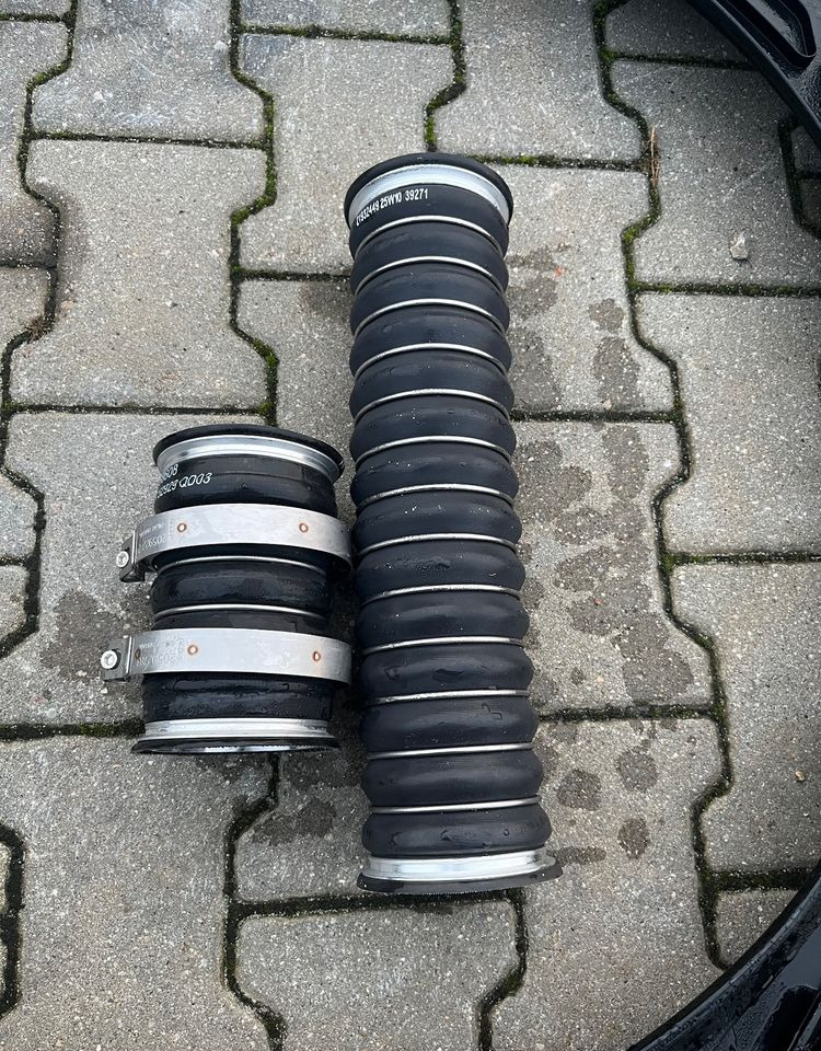 Guma chłodnicy Volvo FH5 Aero łącznik jak NOWA - Cooling system for Truck: picture 1 Guma chłodnicy Volvo FH5 Aero łącznik jak NOWA - Cooling system for Truck: picture 1