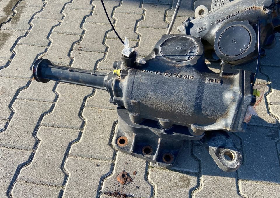 Kolumna kierownicza MAN TGX TGS euro 6 przekładnia - Steering gear for Truck: picture 2 Kolumna kierownicza MAN TGX TGS euro 6 przekładnia - Steering gear for Truck: picture 2