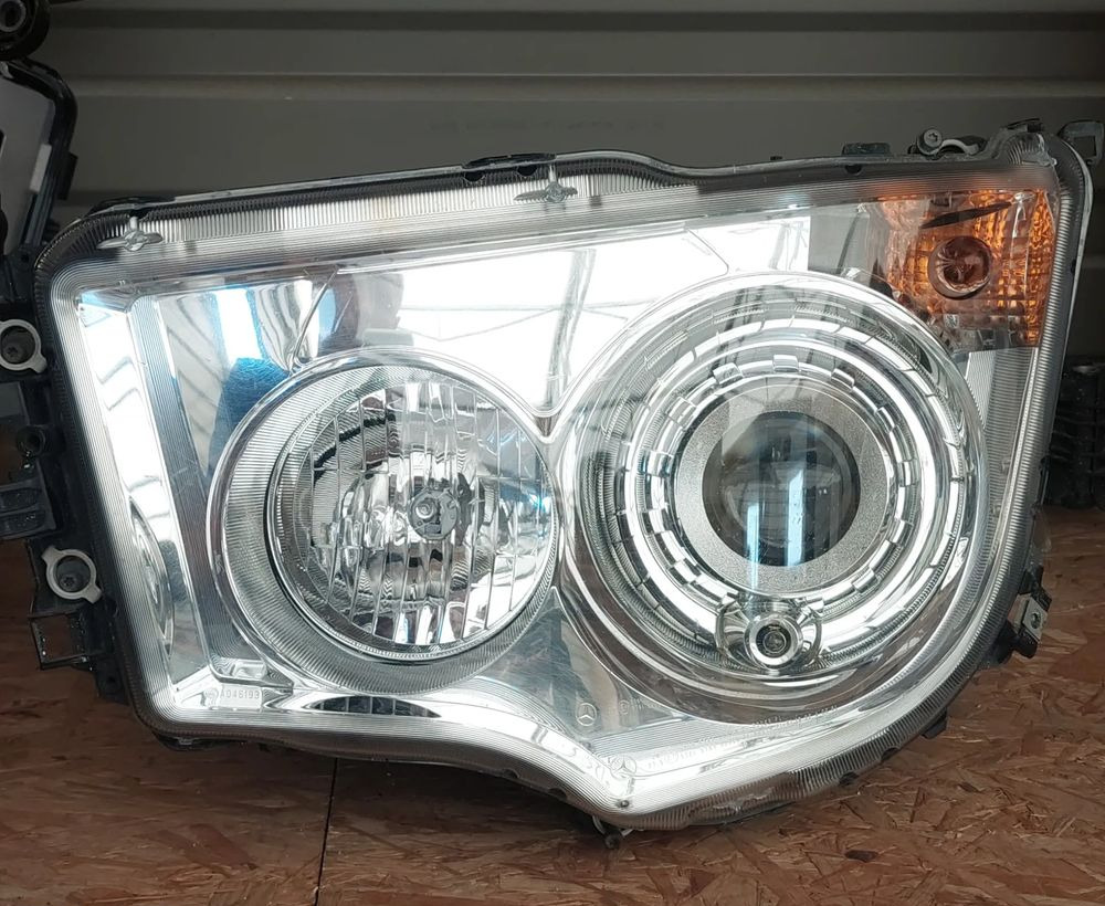 MERCEDES ANTOS AROCS LAMPA PRZEDNIA XENON - Headlight for Truck: picture 1 MERCEDES ANTOS AROCS LAMPA PRZEDNIA XENON - Headlight for Truck: picture 1