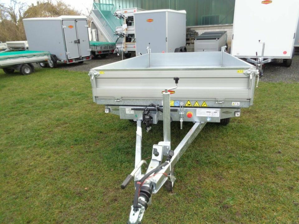 Böckmann PKW-Anhänger E-Pumpe Dreiseitenkipper 2,7 to Blechcover - Tipper trailer: picture 5 Böckmann PKW-Anhänger E-Pumpe Dreiseitenkipper 2,7 to Blechcover - Tipper trailer: picture 5