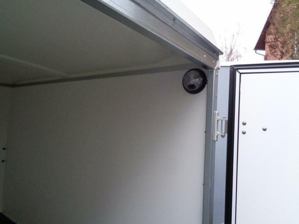 Böckmann PKW-Anhänger Koffer 1,35to. 100 km/h Kofferanhänger - Car trailer: picture 5 Böckmann PKW-Anhänger Koffer 1,35to. 100 km/h Kofferanhänger - Car trailer: picture 5