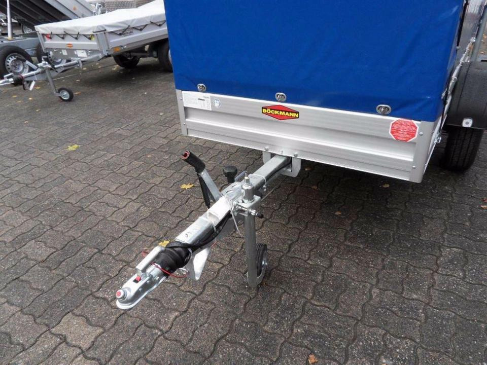 Car trailer Böckmann PKW-Anhänger Plane Spriegel, 1350 kg, 100 km/h möglich: picture 11 Car trailer Böckmann PKW-Anhänger Plane Spriegel, 1350 kg, 100 km/h möglich: picture 11