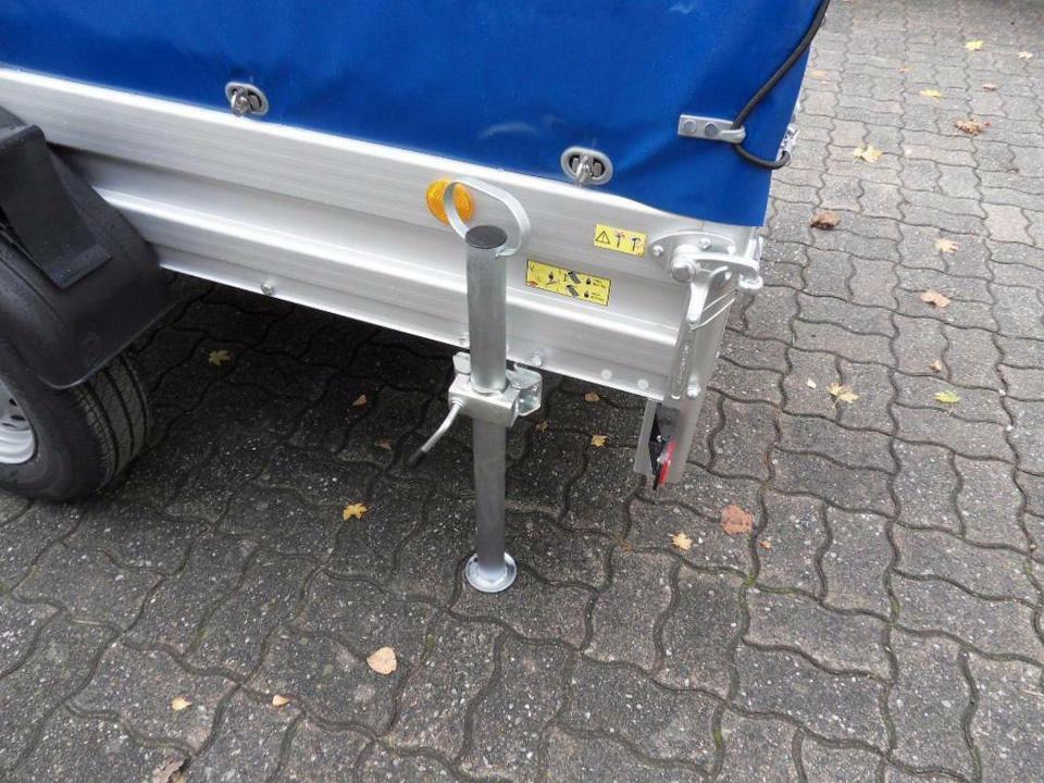 Car trailer Böckmann PKW-Anhänger Plane Spriegel, 1350 kg, 100 km/h möglich: picture 16 Car trailer Böckmann PKW-Anhänger Plane Spriegel, 1350 kg, 100 km/h möglich: picture 16