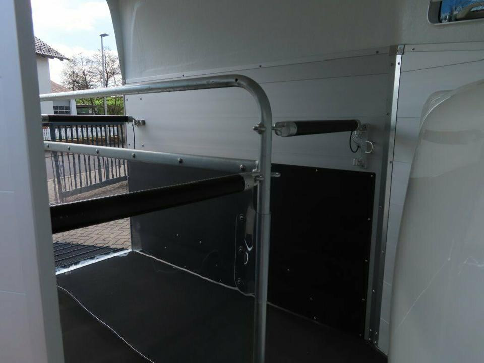 Horse trailer Böckmann Pferdeanhänger Champion Esprit Flügeltür Sattelkammer: picture 8