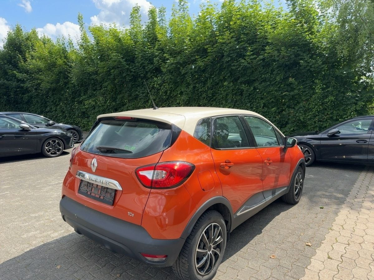 Renault Captur TCe90 LUXE GANZJAHRESREIFEN/NAVI - SUV: picture 4 Renault Captur TCe90 LUXE GANZJAHRESREIFEN/NAVI - SUV: picture 4