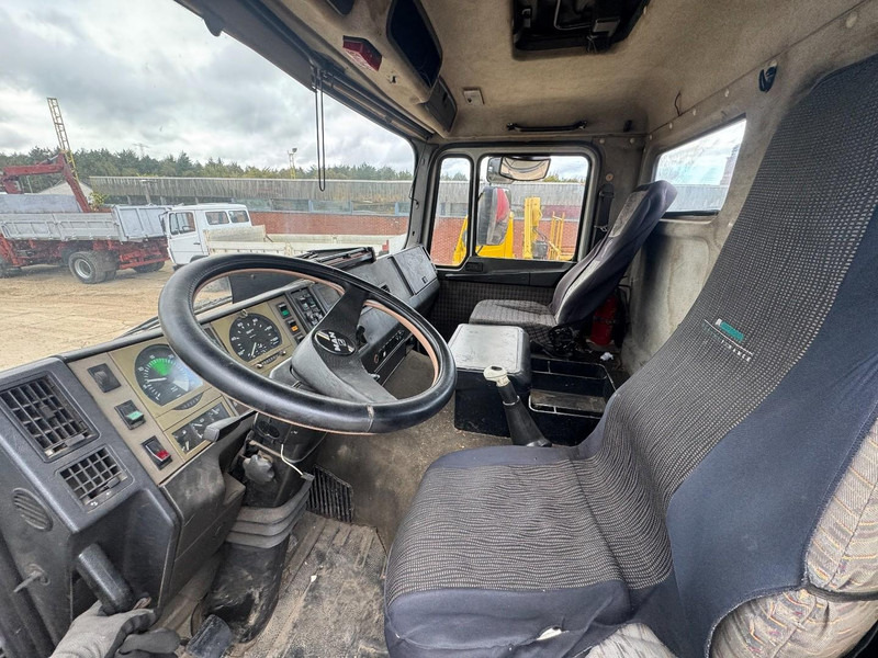 Vacuum truck MAN 18.232 (8000 L / 6 CYLINDER WITH MANUAL PUMP / STEEL SUSPENSION): picture 11