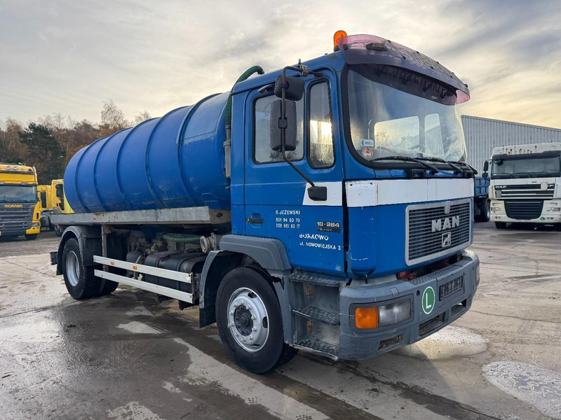 MAN 18.264 (12000 L / 6 CYLINDER / EURO 2 / MANUAL GEARBOX / BOITE MANUELLE) - Vacuum truck: picture 3 MAN 18.264 (12000 L / 6 CYLINDER / EURO 2 / MANUAL GEARBOX / BOITE MANUELLE) - Vacuum truck: picture 3