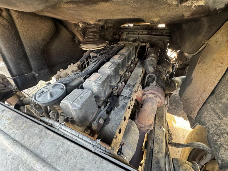 Cab chassis truck MAN 26.410 (BIG AXLE / 10 TIRES / 6X4 / 6 CYLINDER / MANUAL GEARBOX): picture 15