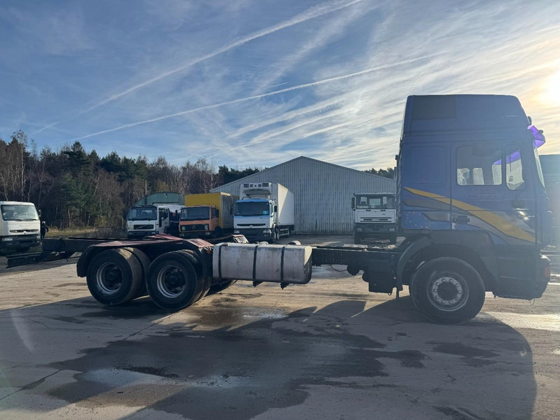 MAN 26.410 (BIG AXLE / 10 TIRES / 6X4 / 6 CYLINDER / MANUAL GEARBOX) - Cab chassis truck: picture 4 MAN 26.410 (BIG AXLE / 10 TIRES / 6X4 / 6 CYLINDER / MANUAL GEARBOX) - Cab chassis truck: picture 4