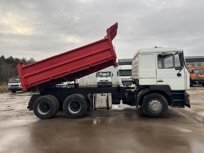 MAN 33.414 (BIG AXLE / STEEL SUSPENSION / 6 CYLINDER / MANUAL GEARBOX) - Tipper: picture 4 MAN 33.414 (BIG AXLE / STEEL SUSPENSION / 6 CYLINDER / MANUAL GEARBOX) - Tipper: picture 4