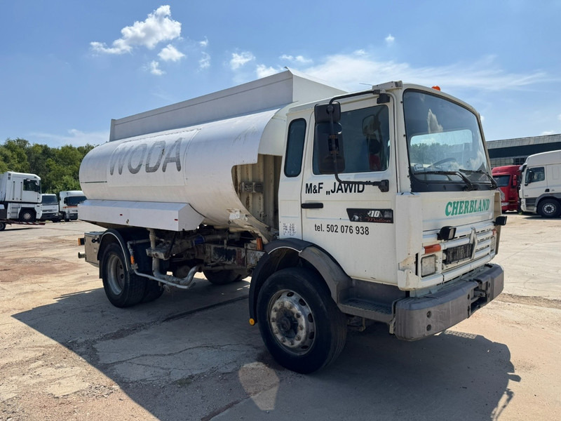 Renault M 210 Midliner (9500 L / 3 x COMPARTIMENTS / LAMES / POMPE MANUELLE) - Tank truck: picture 3 Renault M 210 Midliner (9500 L / 3 x COMPARTIMENTS / LAMES / POMPE MANUELLE) - Tank truck: picture 3