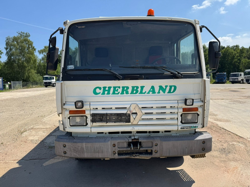Renault M 210 Midliner (9500 L / 3 x COMPARTIMENTS / LAMES / POMPE MANUELLE) - Tank truck: picture 2 Renault M 210 Midliner (9500 L / 3 x COMPARTIMENTS / LAMES / POMPE MANUELLE) - Tank truck: picture 2