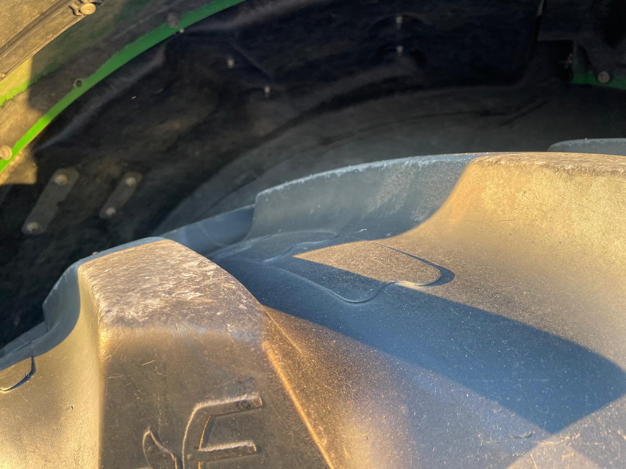 JOHN DEERE 6210 R - Farm tractor: picture 5 JOHN DEERE 6210 R - Farm tractor: picture 5