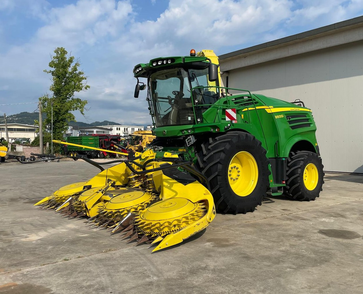 JOHN DEERE TRINCIA 8600i - Forage harvester: picture 1 JOHN DEERE TRINCIA 8600i - Forage harvester: picture 1