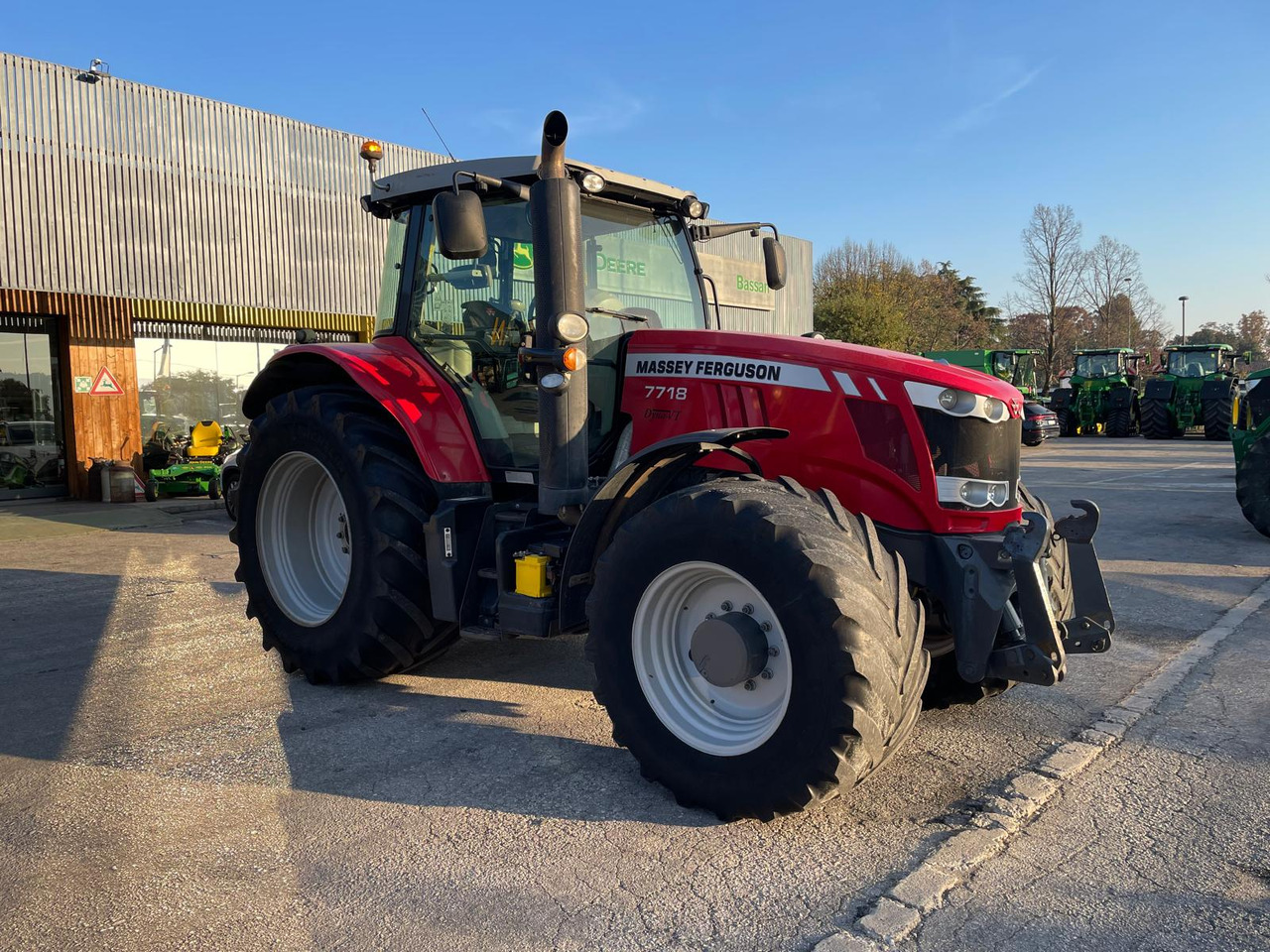MASSEY FERGUSON 7718 DYNA-VT - Farm tractor: picture 2 MASSEY FERGUSON 7718 DYNA-VT - Farm tractor: picture 2