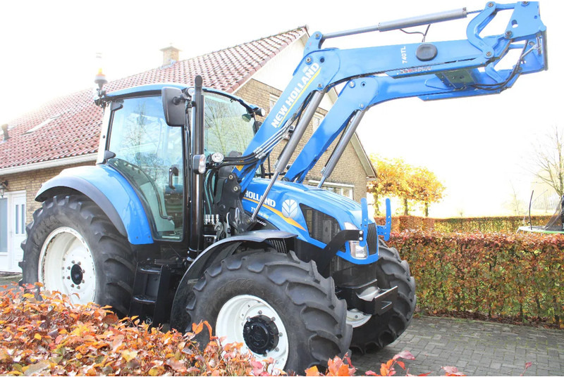 New Holland T5.105 Met voorlader - Farm tractor: picture 1 New Holland T5.105 Met voorlader - Farm tractor: picture 1