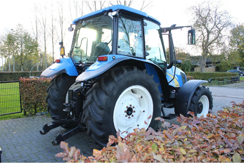 New Holland T5050 - Farm tractor: picture 4 New Holland T5050 - Farm tractor: picture 4