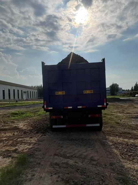 Chinese Brand SINOTRUK HOWO 371hp Dive by 8*4 12 Wheels Dump Truck for Sale Excellent Condition Howo Brand Dump Truck 6*4 8*4 - Tipper: picture 3 Chinese Brand SINOTRUK HOWO 371hp Dive by 8*4 12 Wheels Dump Truck for Sale Excellent Condition Howo Brand Dump Truck 6*4 8*4 - Tipper: picture 3