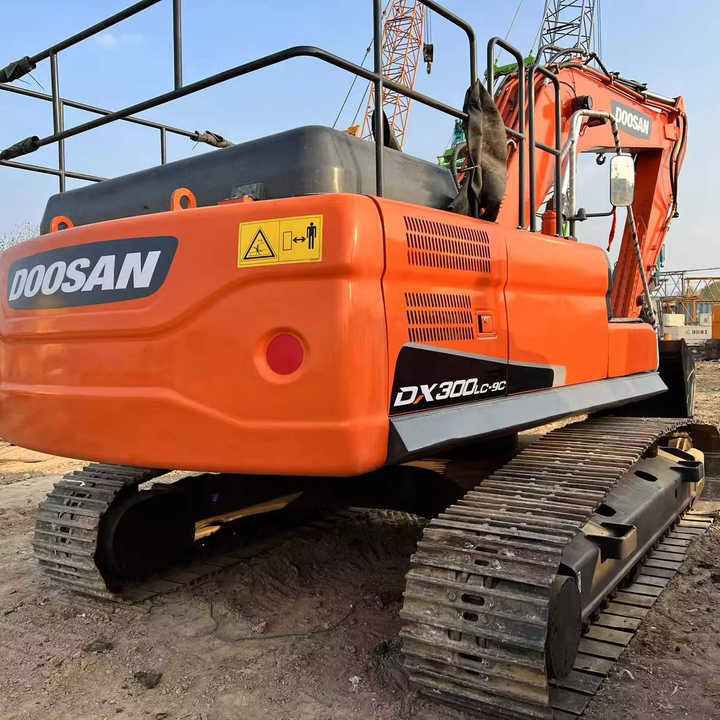 Doosan Construction Equipment Dx300 , Used Earth-moving Machine Doosan Excavator , Doosan Heavy Machines for Sale - Excavator: picture 1 Doosan Construction Equipment Dx300 , Used Earth-moving Machine Doosan Excavator , Doosan Heavy Machines for Sale - Excavator: picture 1